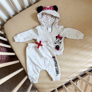 Minnie Mouse sweat suit